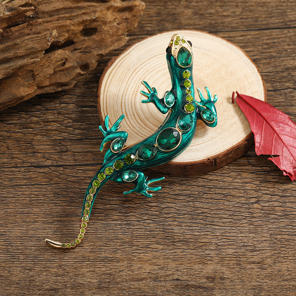Gecko natural crystal brooch