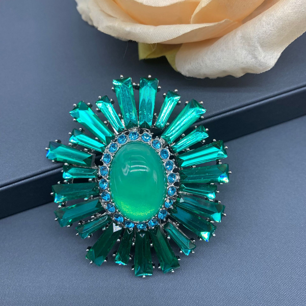 Exquisite vintage green zircon full