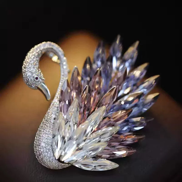 Crystal gradient diamond swan brooch